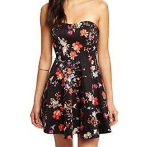 Floral Strapless Dress! ❤️